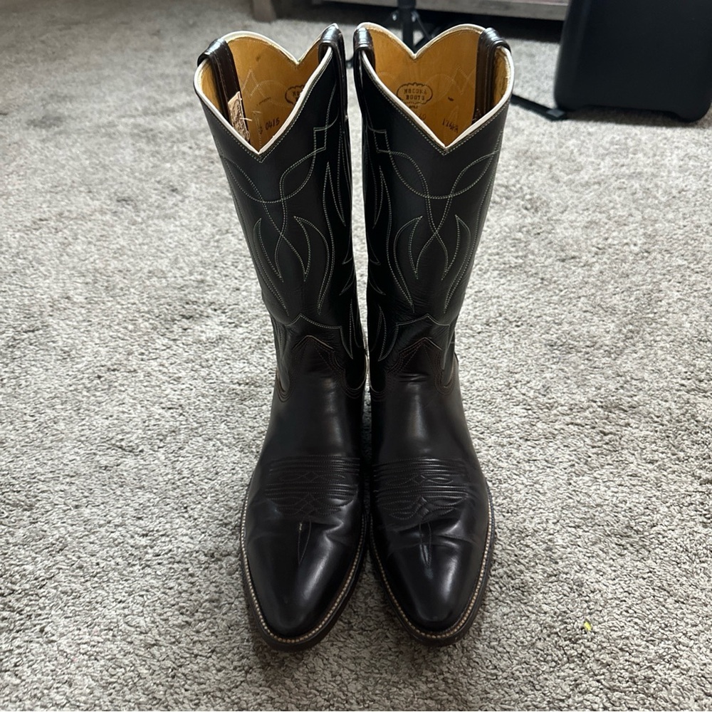 Nocona Western Cowboy Boots women’s Size 12.5 AA Dark brown